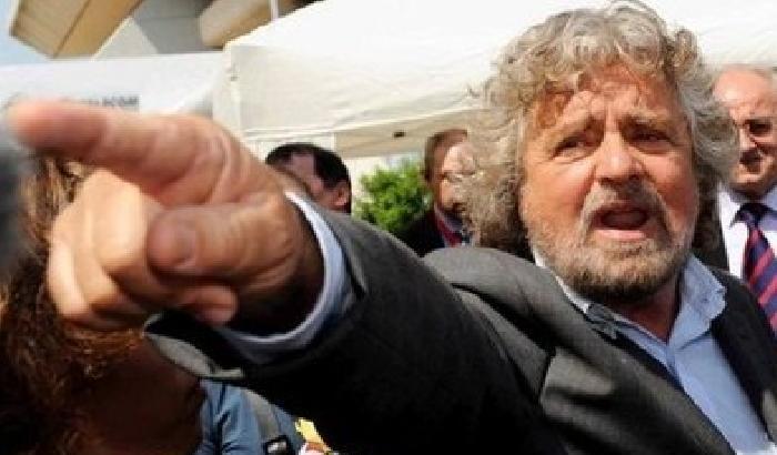 Grillo: fermare il colpo di Stato o via dal Parlamento