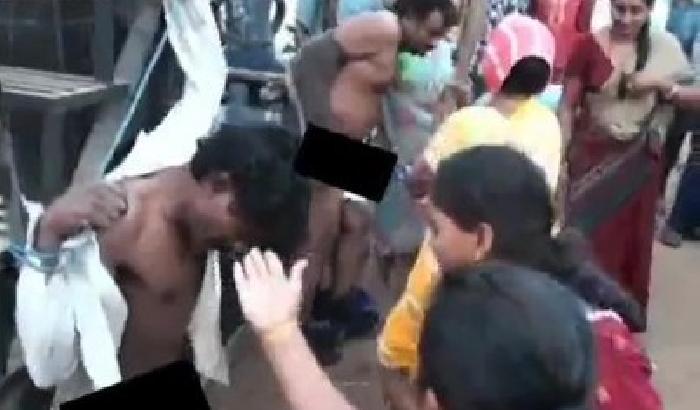 00EE8A-NEWS_123897 India, le donne si vendicano: stupratori legati e picchiati