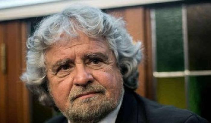 Grillo attacca i tg: ci prendono per il culo