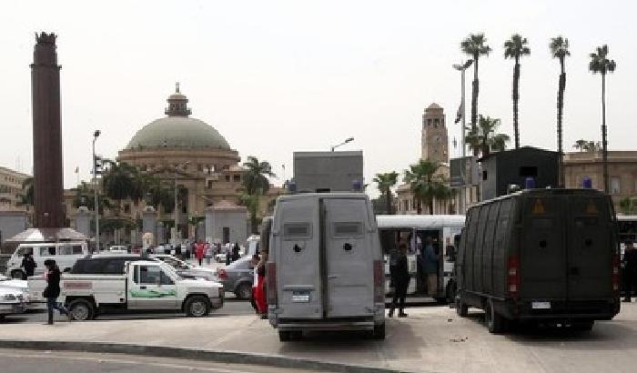 00F5AF-NEWS_127479 Egitto, attentati a Il Cairo: morti due agenti