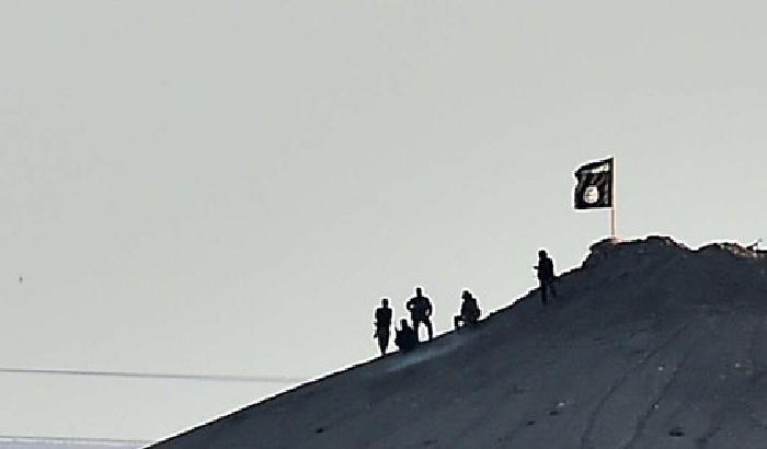 Isis, nuovi raid su Kobane. Hagel: situazione pericolosa