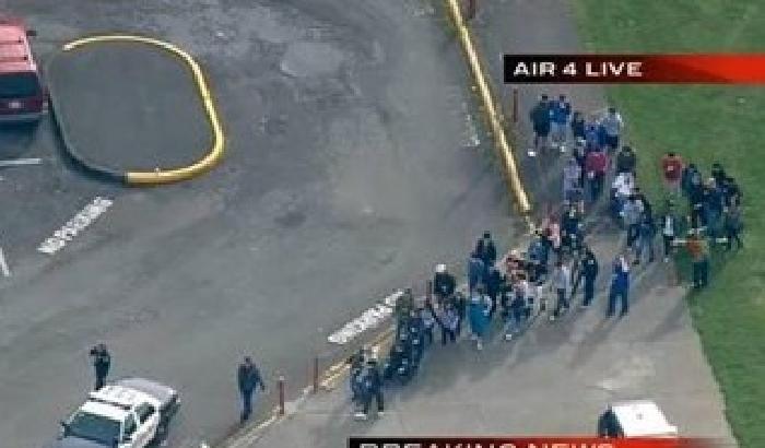 Assalta un liceo a Seattle e poi si uccide: due morti e cinque feriti