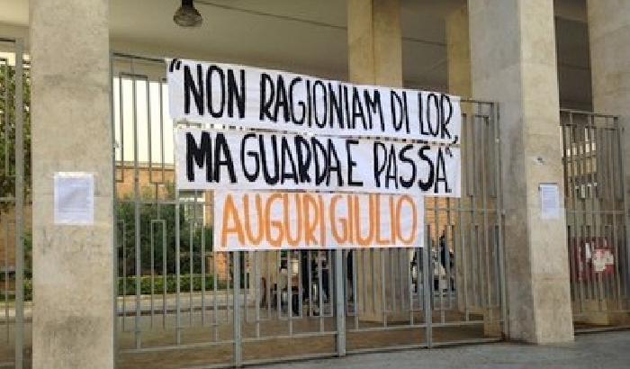 Giulio Cesare e il manifesto fascista. Gli studenti: ci dissociamo