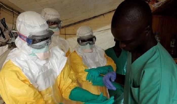 Virus Ebola: gli infermieri americani chiedono più protezione