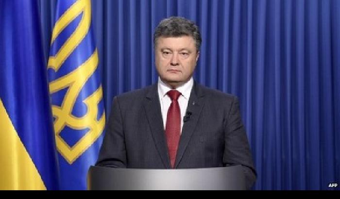 Accordi di Minsk addio, Poroshenko fa marcia indietro