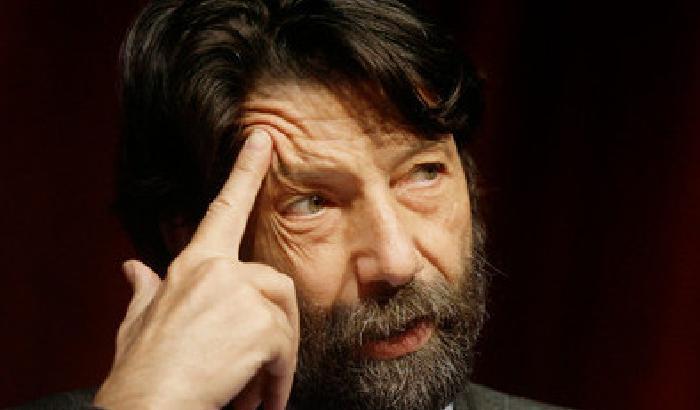 Cacciari: il Pd fa al 50% la politica di Berlusconi