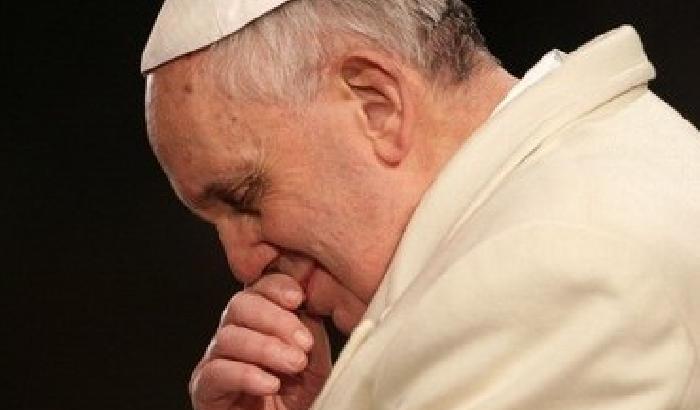 Il Papa lancia un messasso all'Isis: azioni indegne