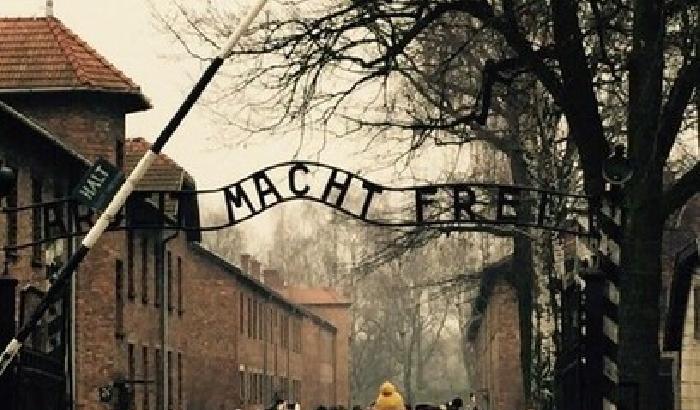 Che vergogna la memoria cancellata ad Auschwitz