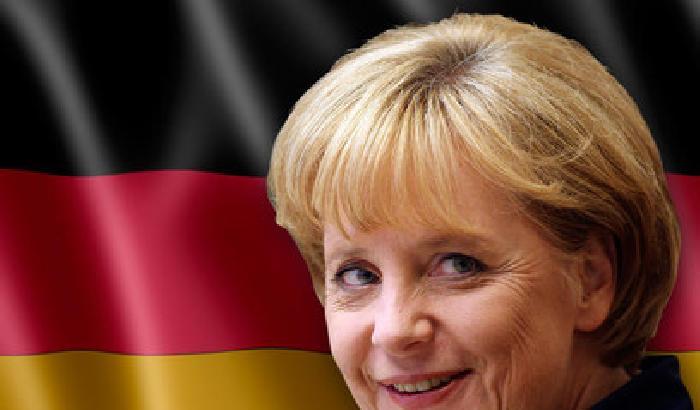 Merkel: odiata in Europa ma sempre più popolare in Germania