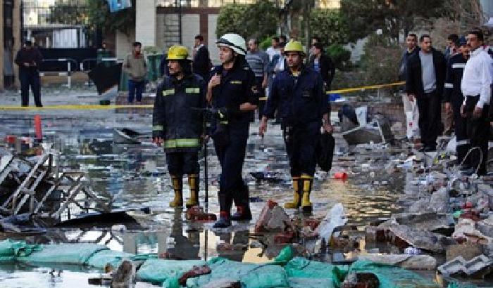 0111B4-NEWS_141943 Egitto, esplode una bomba nel centro del Cairo, rivendicato l'attentato