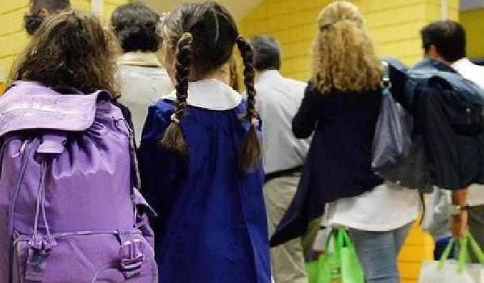 Caserta: maestra incastrata da un video, maltrattava gli alunni
