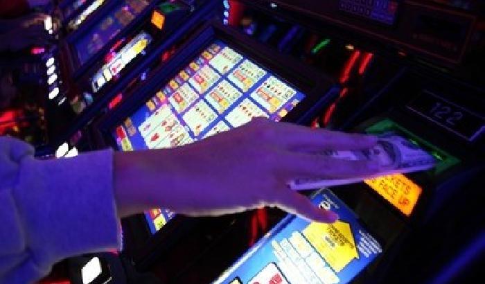 011493-NEWS_143390 Il governo contro l'azzardo: 100 mila slot in meno, 200 milioni per curarsi