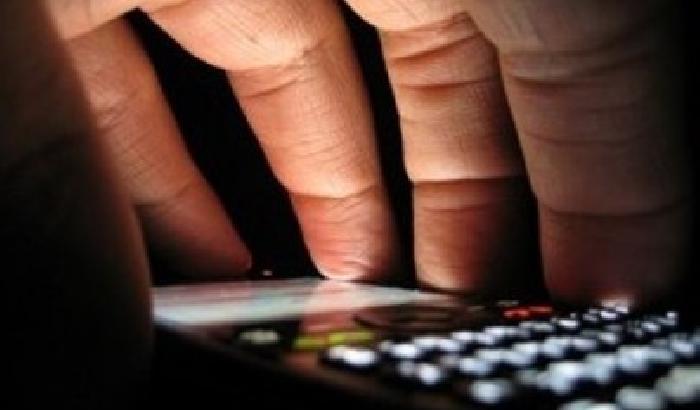 Cassazione: è rapina sottrarre il cellulare per leggere un sms
