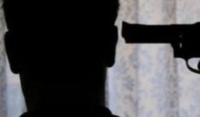 Carabiniere condannato per stupro si uccide sotto casa della sua vittima