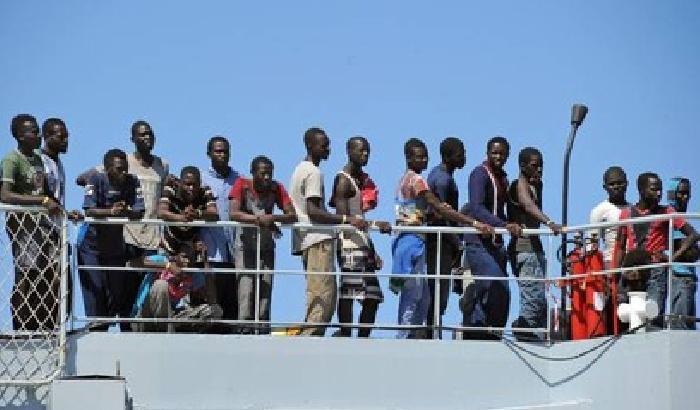 L'Ue si muove: più fondi a Triton, distruggere le navi dei trafficanti