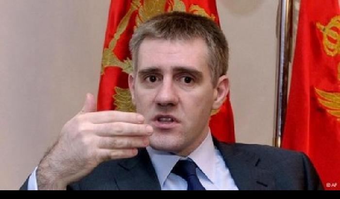 011C65-NEWS_147424 Il ministro fa la spia