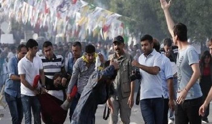 Turchia, attentato al comizio dei curdi: rischio spirale di violenze