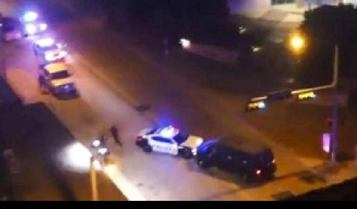 Dallas, colpito dai cecchini l'uomo che ha attaccato la sede della polizia