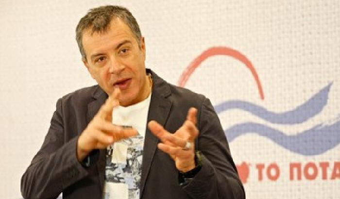 Per Theodorakis la Grecia deve restare nell'euro