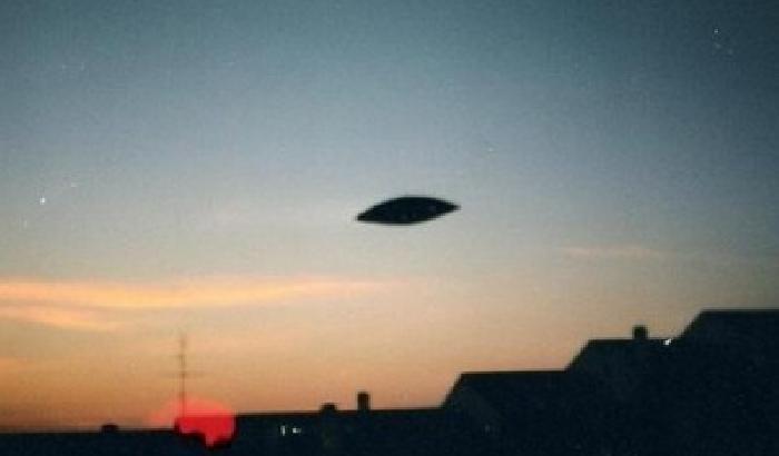 Gli ufo lasciano la Terra? Il video fa il giro del web