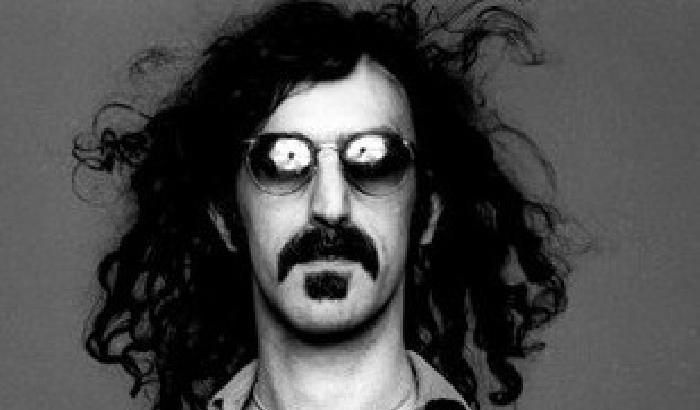 012B62-NEWS_155125 In Lituania Frank Zappa al posto di Lenin