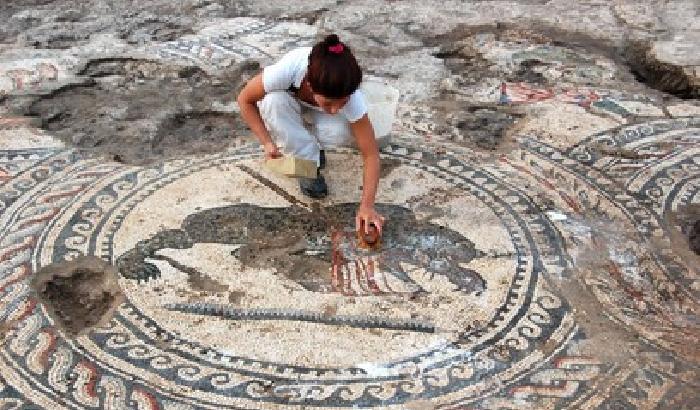 Le mille vite di Aquileia: dagli scavi riemerge l'antico teatro romano