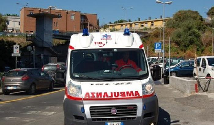 Tragedia nel maceratese: bimba muore travolta da porta da calcetto