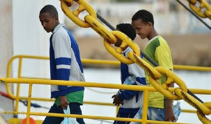 Duemila famiglie italiane pronte ad accogliere minori migranti