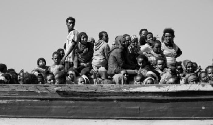 Migranti, la disperata traversata