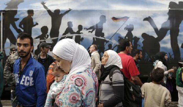 01345C-NEWS_160018 Serbia, Croazia, Ungheria e Slovenia: sui migranti tutti contro tutti