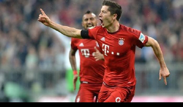 Bayern - Wolfsburg, Lewandowski entra nella storia: 5 gol in 9 minuti