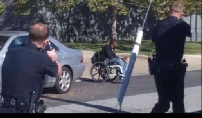 Follia negli Usa: la polizia uccide un afroamericano disabile