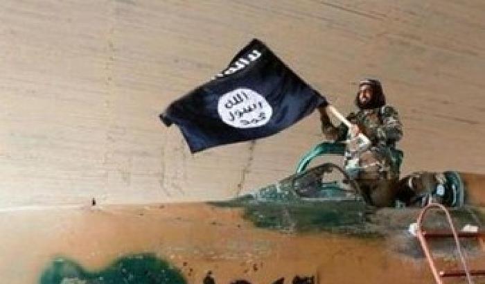 L'Isis si addestra sui simulatori di volo a pilotare aerei