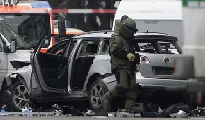 Auto esplode a Berlino