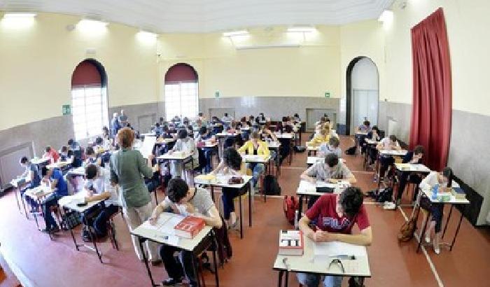 Scuola, al via il 'concorsone': in 165mila per 64mila cattedre