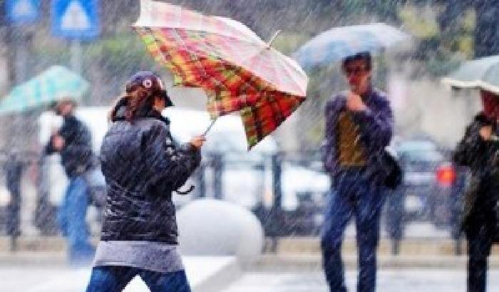 Meteo, Primo Maggio sotto la pioggia