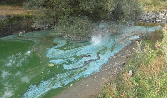 Ambiente: aumentano i pesticidi nelle acque, record di glifosato