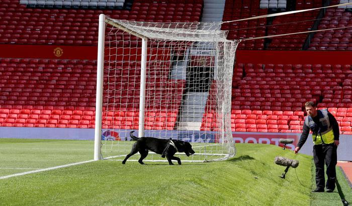 Manchester, allarme bomba all'Old Trafford: stadio evacuato