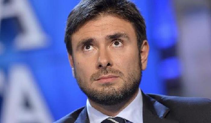 Di Battista (M5s) solidarizza con Belpietro: epurazione renziana