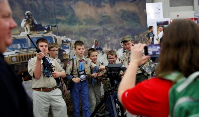 Piccoli futuri sparatori crescono negli Usa