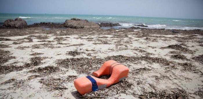 Strage in Libia: 117 profughi sulla spiaggia di Zuwara, 5 bimbi