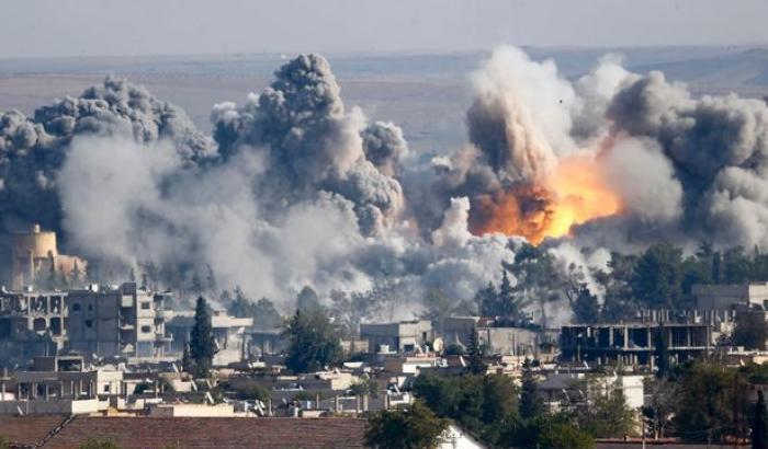 031BE7-bombardamenti-in-siria Bombardamenti in Siria