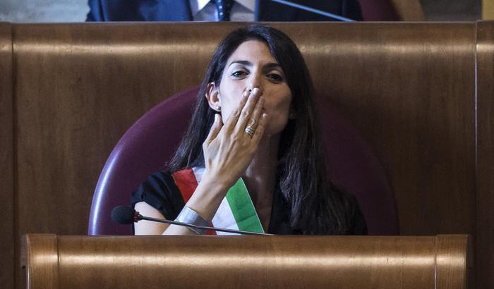 Comincia l'era Raggi: "Nella mia giunta nessun politico"