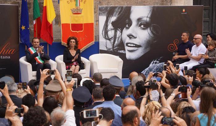 Cerimonia con Sophia Loren e Luigi De Magistris