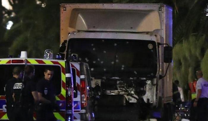 0323B8-il-camion-della-strage-di-nizza Il camion della strage di Nizza