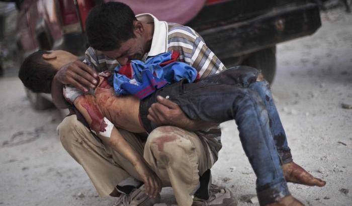 032621-una-immagine-di-repertorio-di-un-bombardamento-in-siria Una immagine di repertorio di un bombardamento in Siria