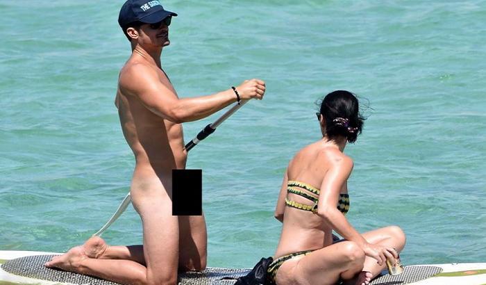 Orlando Bloom nudo in Sardegna