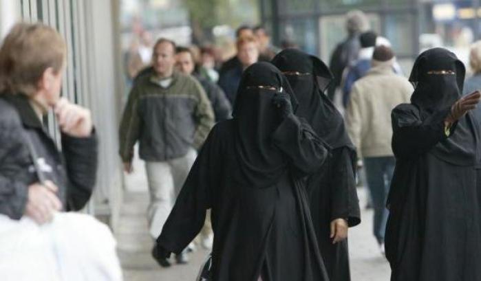 0328B2-donne-in-burqa Donne in Burqa