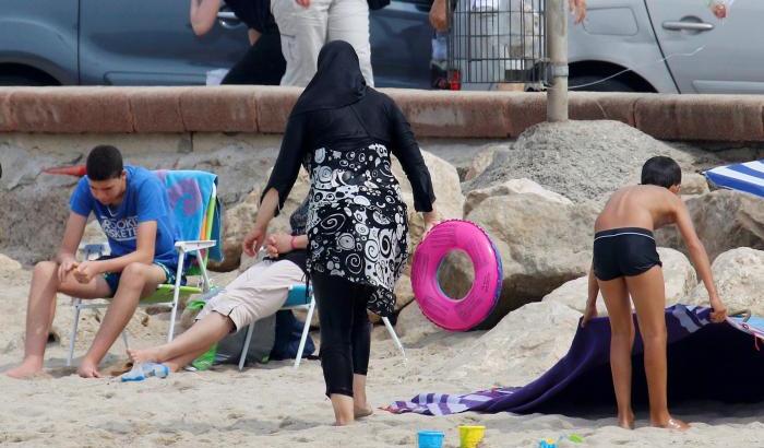 Valls insiste e rilancia: il burkini è una provocazione