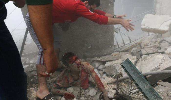 032E22-um-bombardamento-ad-aleppo Um bombardamento ad Aleppo